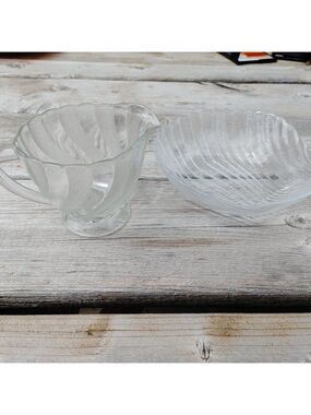 Two piece Creamer Cup set and shell bowl Glass Shell Bowl Glass Swirl Creamer